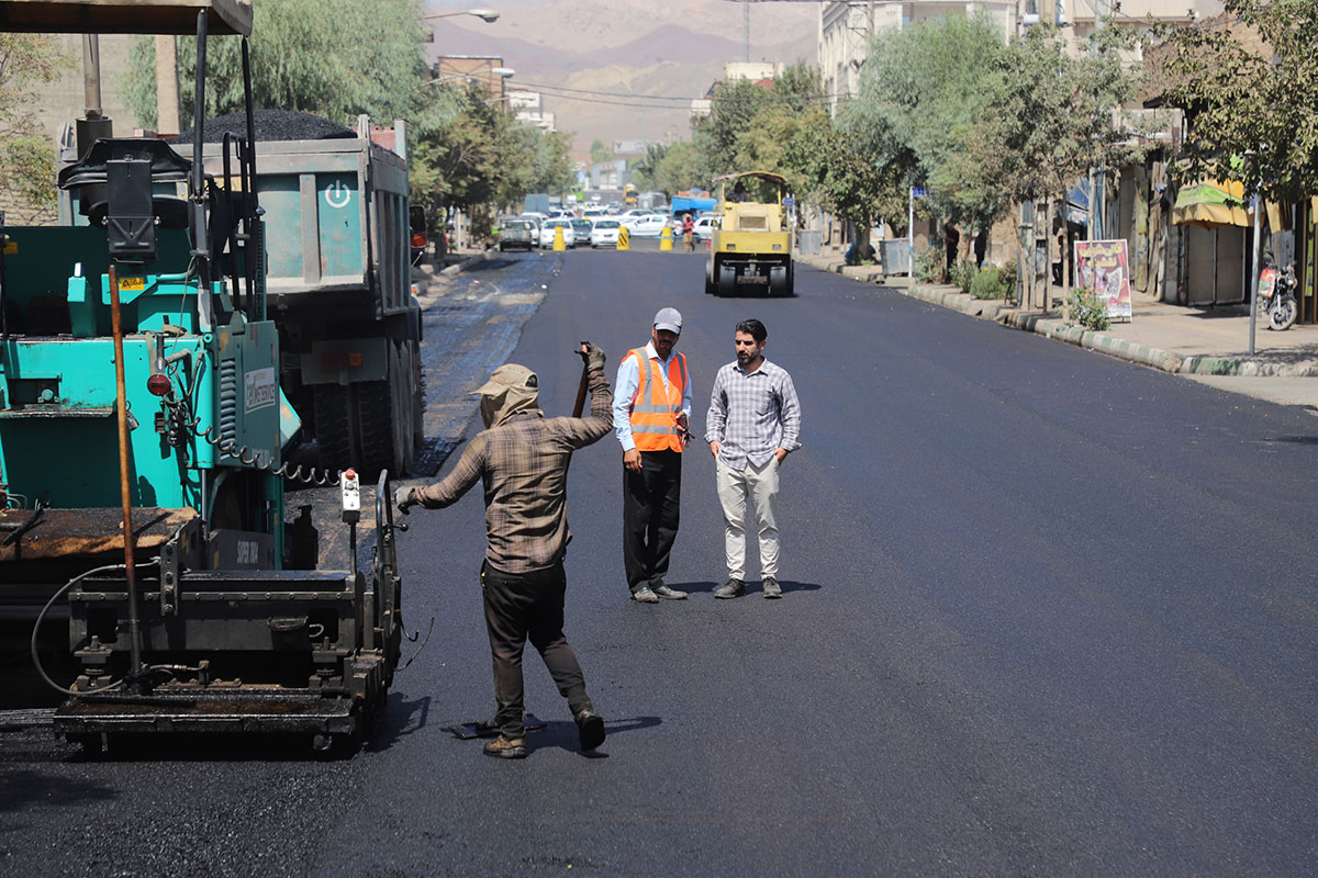 نهضت آسفالت خدمتی ماندگار از حوزه مديريت شهری قيامدشت 