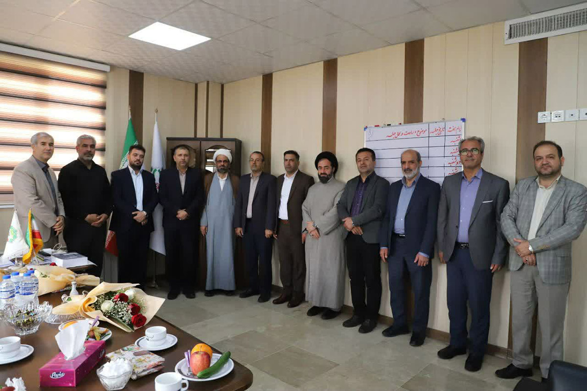 قدردانی مسئولین شهر قیامدشت از اعضای شورای اسلامی شهر به مناسبت روز ملی شورا