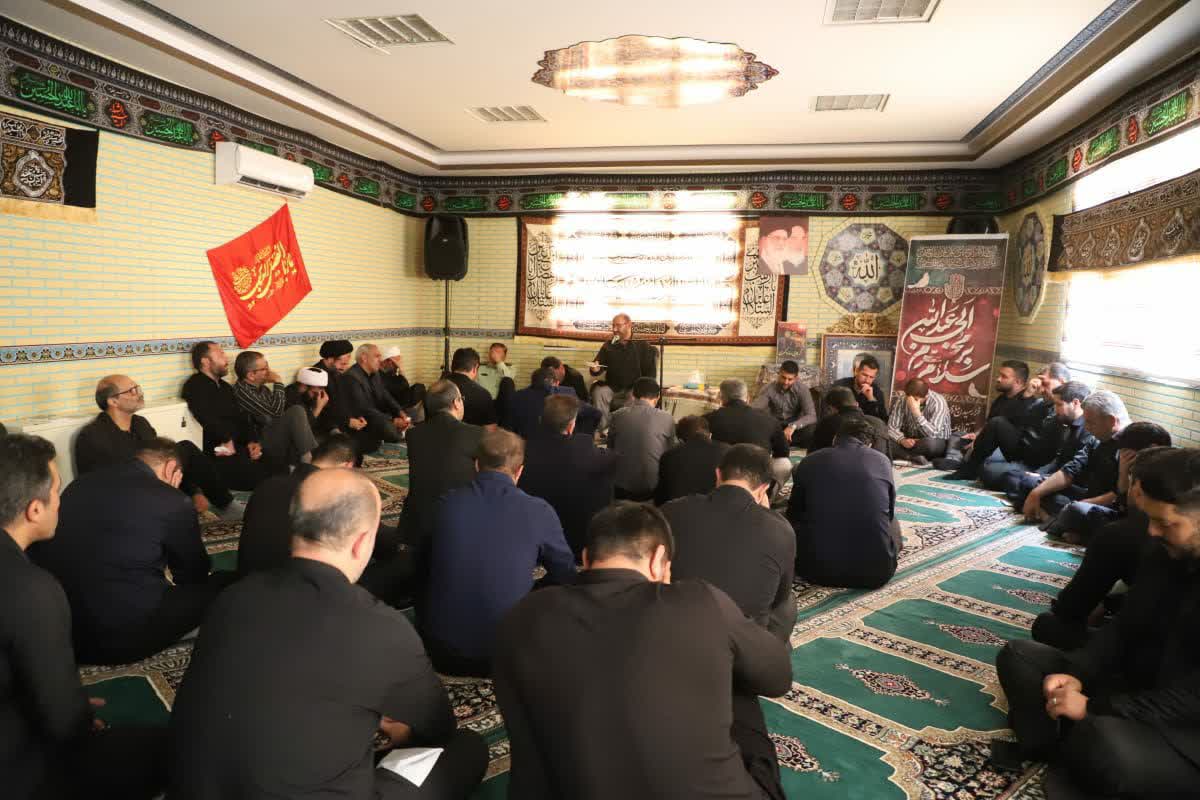 برپایی مراسم عزاداری کارکنان شهرداری قیامدشت 