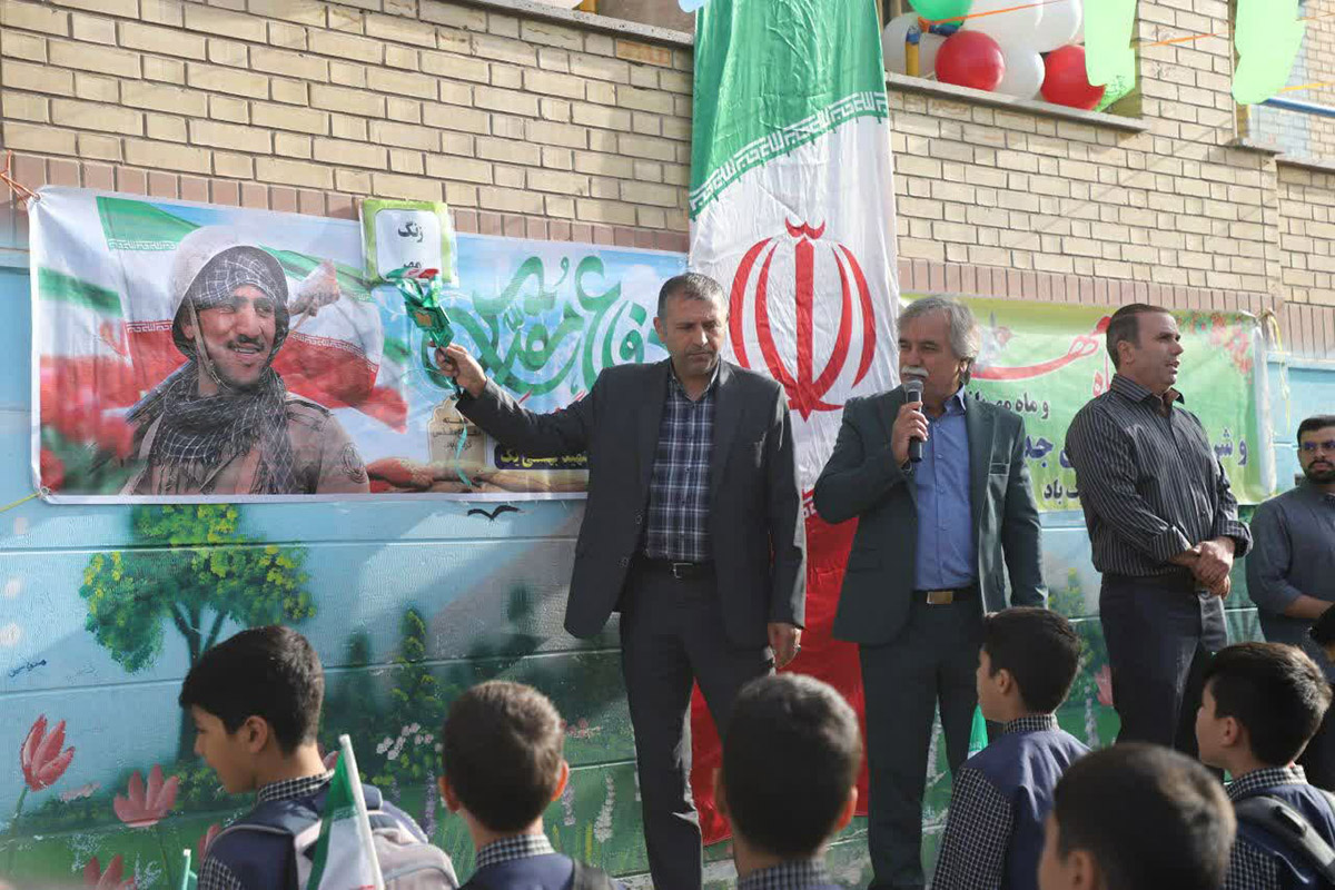 حضور مسئولین شهر قیامدشت در مدراس به مناسبت اول مهر 